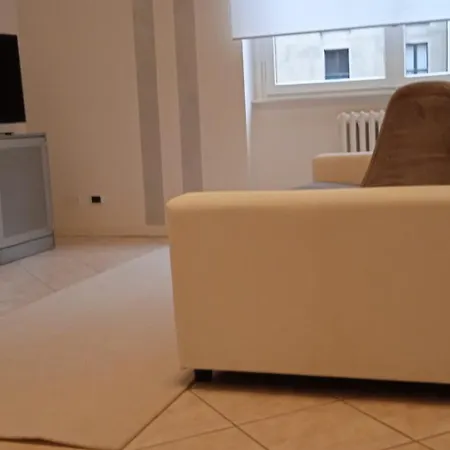 Galleria Apartment *